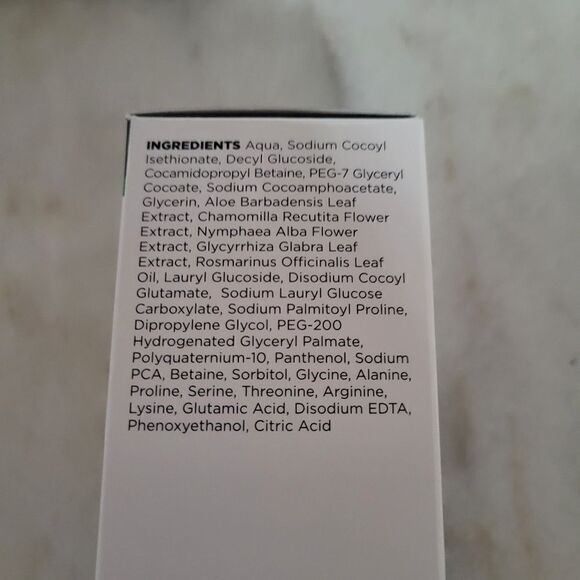 M.A.D Skincare Extract Aloe Vera Delicate Skin Cleansing Gel NEW - Picture 2 of 5